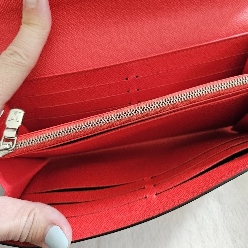 Authentic Louis Vuitton Red Sarah Epi Leather Women's Clutch
